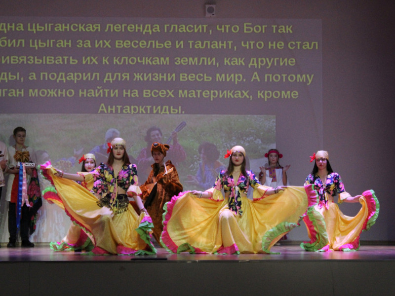 районный фестиваль национальных культур «Мы разные, но мы вместе».